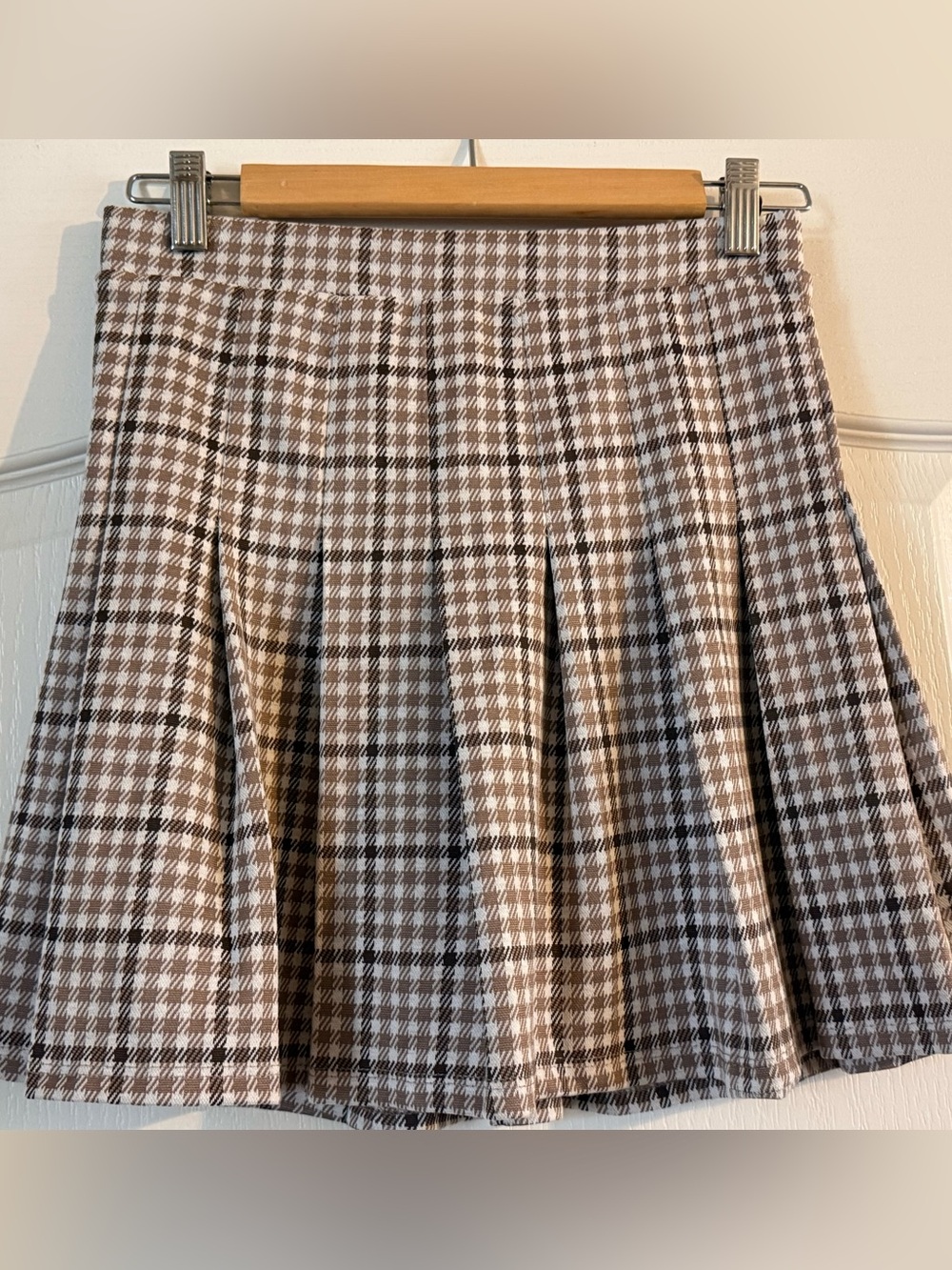 Hippie Rose Brown and Cream Houndstooth Pleated Skater Skirt